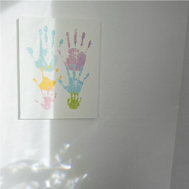 出産祝いに制作した赤ちゃんの手形アート・足形アートのキャンバスアートパネル